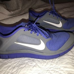 Nike Tennis Shoes in Women size 11